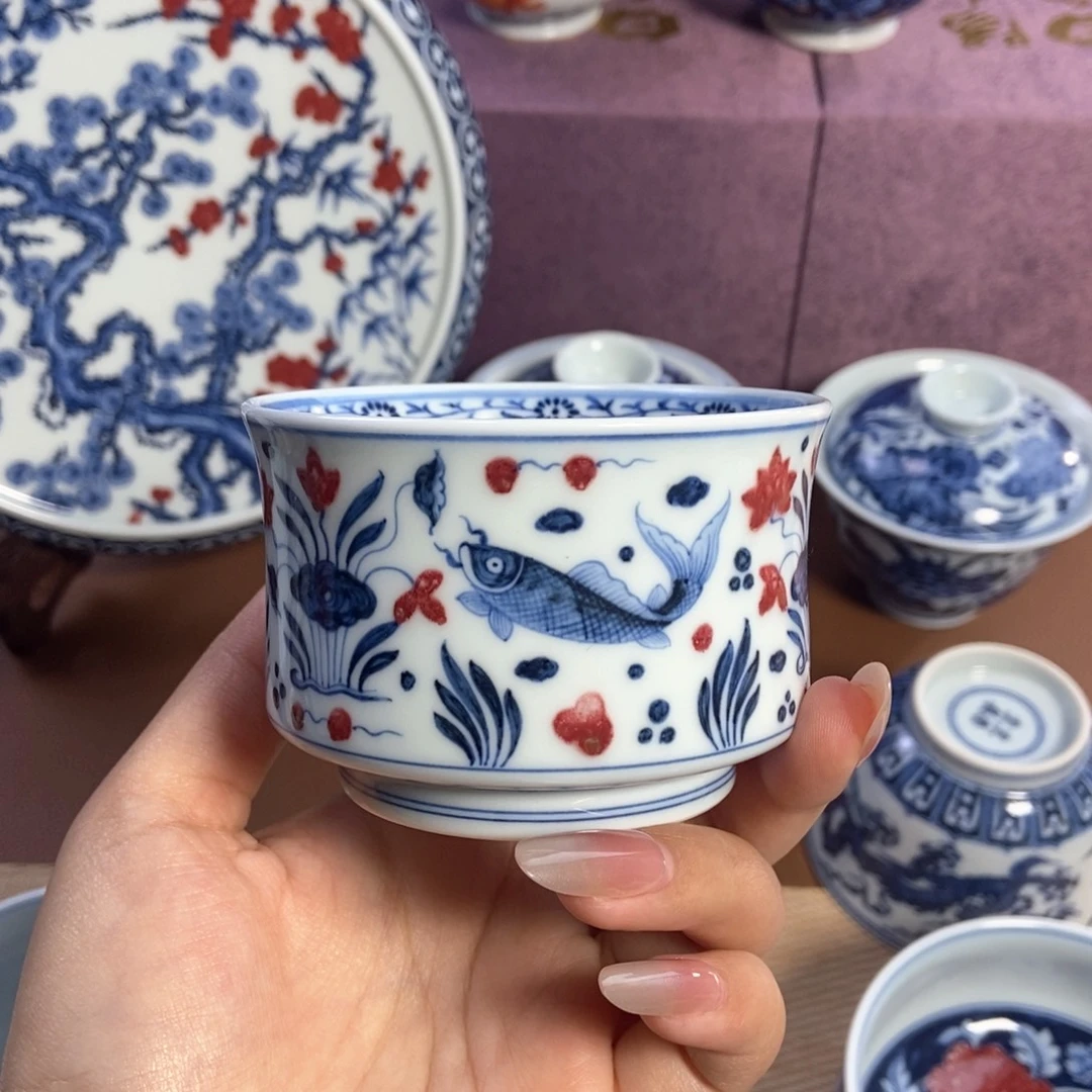 阳春白雪釉里红鱼藻马蹄杯