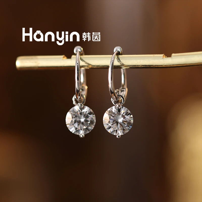 925银莫桑石耳饰 80分莫桑钻优雅百搭爆闪两爪泡泡精致小巧耳环