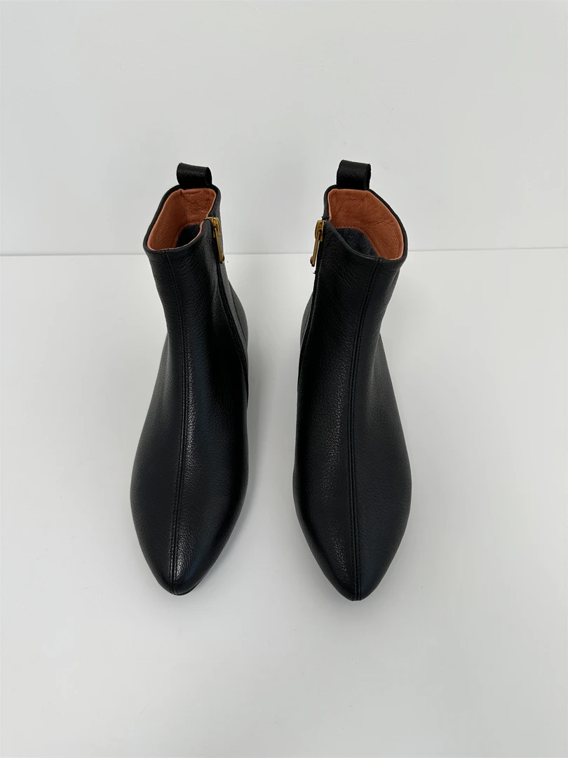 【断码清仓】韩版冬季短靴女英伦风新款单靴百搭马丁靴女软底平底靴