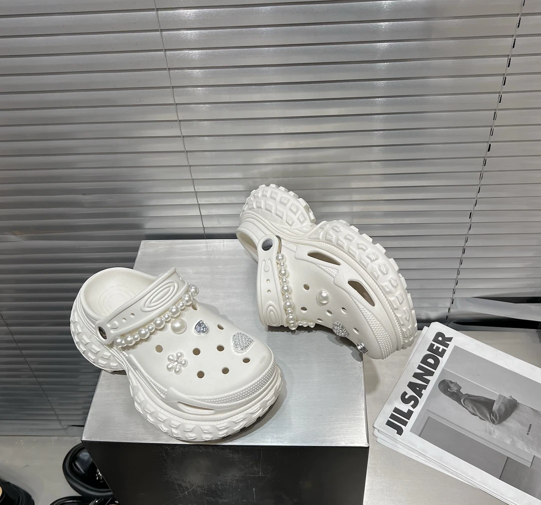 高版本两穿踩屎感 厚底超轻洋气时尚软底洞洞拖鞋