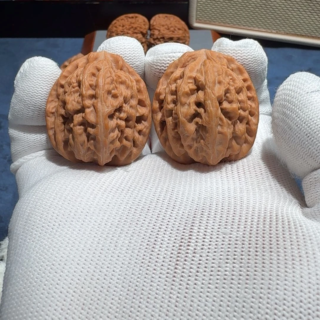 文玩核桃把件红锦鲤38