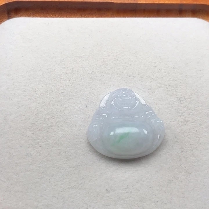 翡翠未镶嵌颈饰飘绿佛公