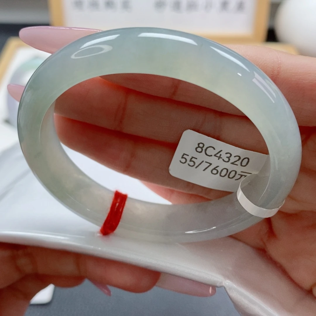 翡翠未镶嵌手镯（贵妃镯）天然A货翡翠手镯