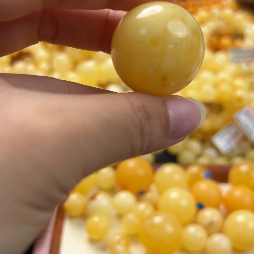 未镶嵌琥珀珠宝奇石