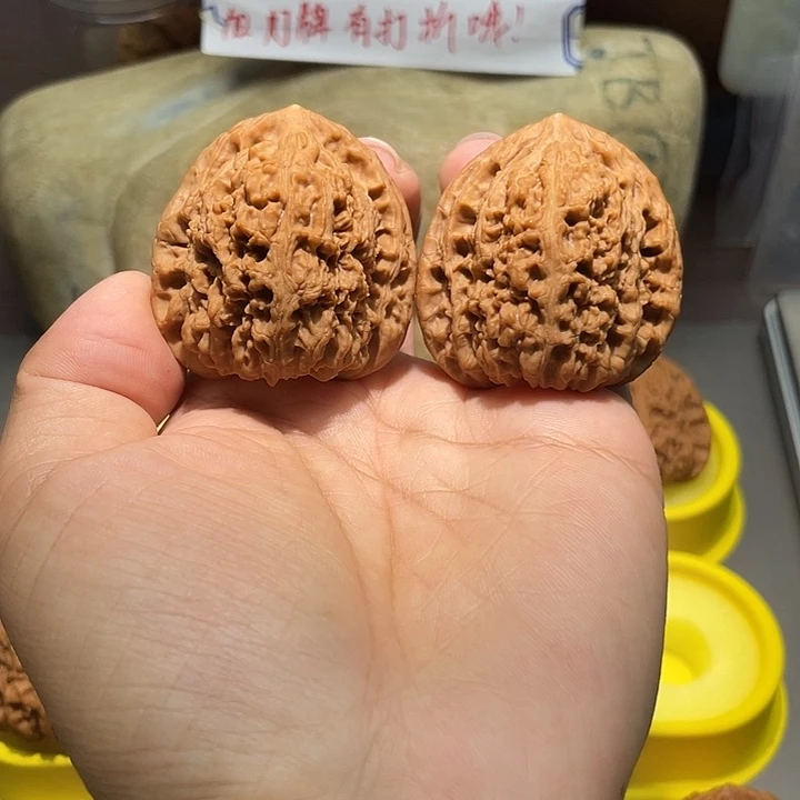 把件文玩核桃114号，43尺全品正尖南疆石