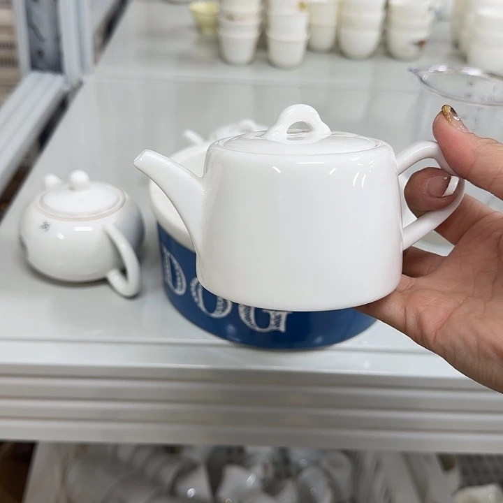 微瑕羊脂玉汉瓦壶200