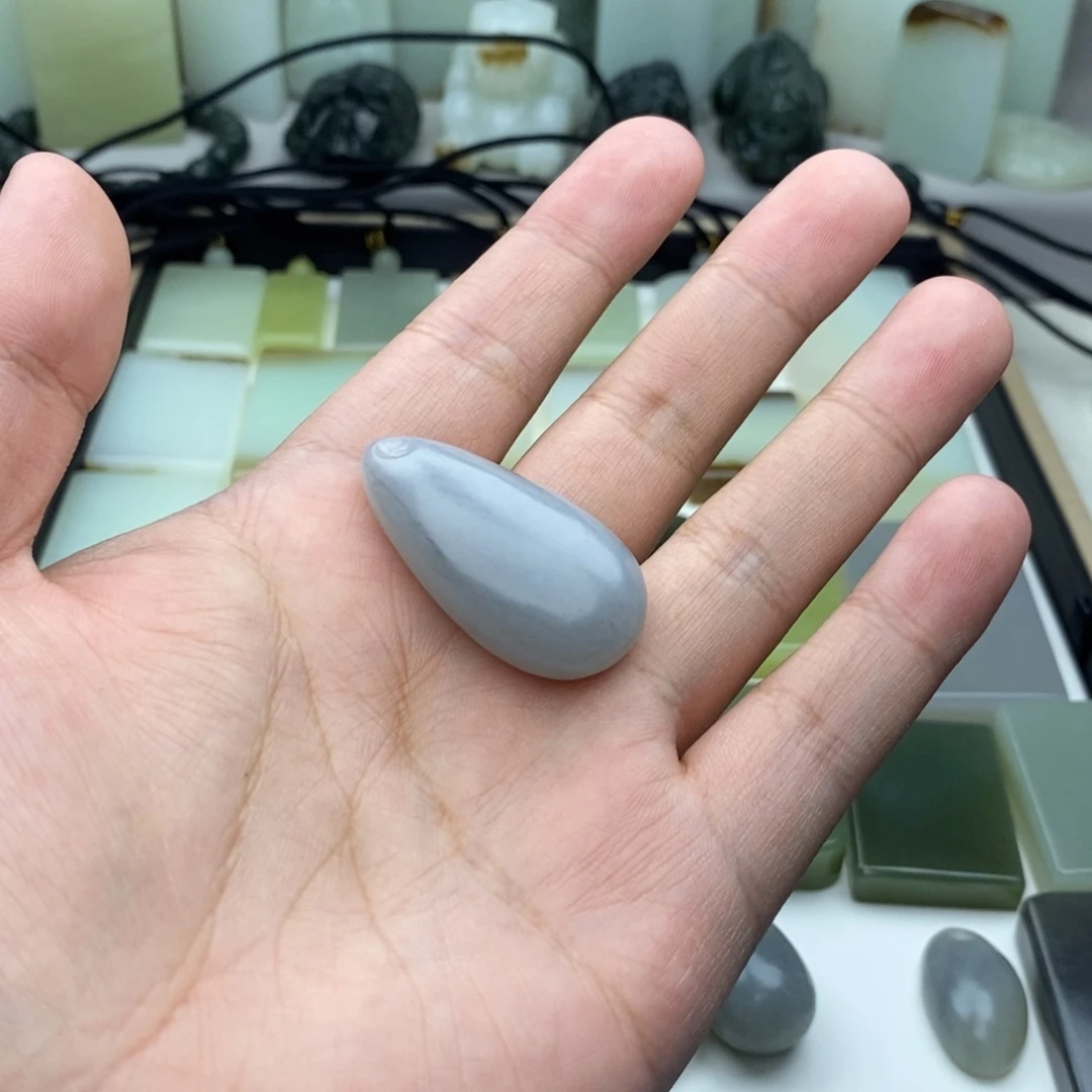 和田玉未镶嵌颈饰小*儿