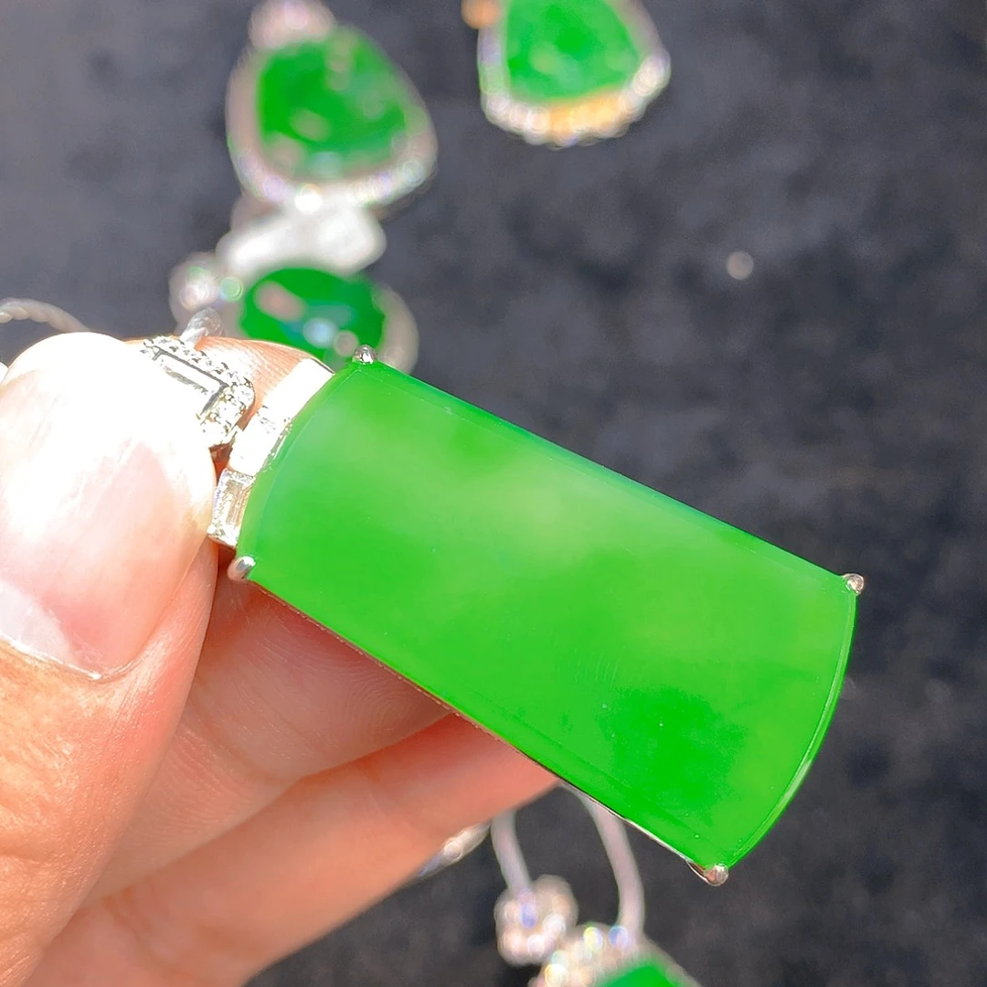 颈饰银S925镶嵌翡翠