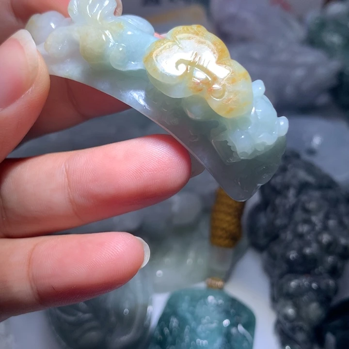 翡翠未镶嵌颈饰保真天然A货翡翠