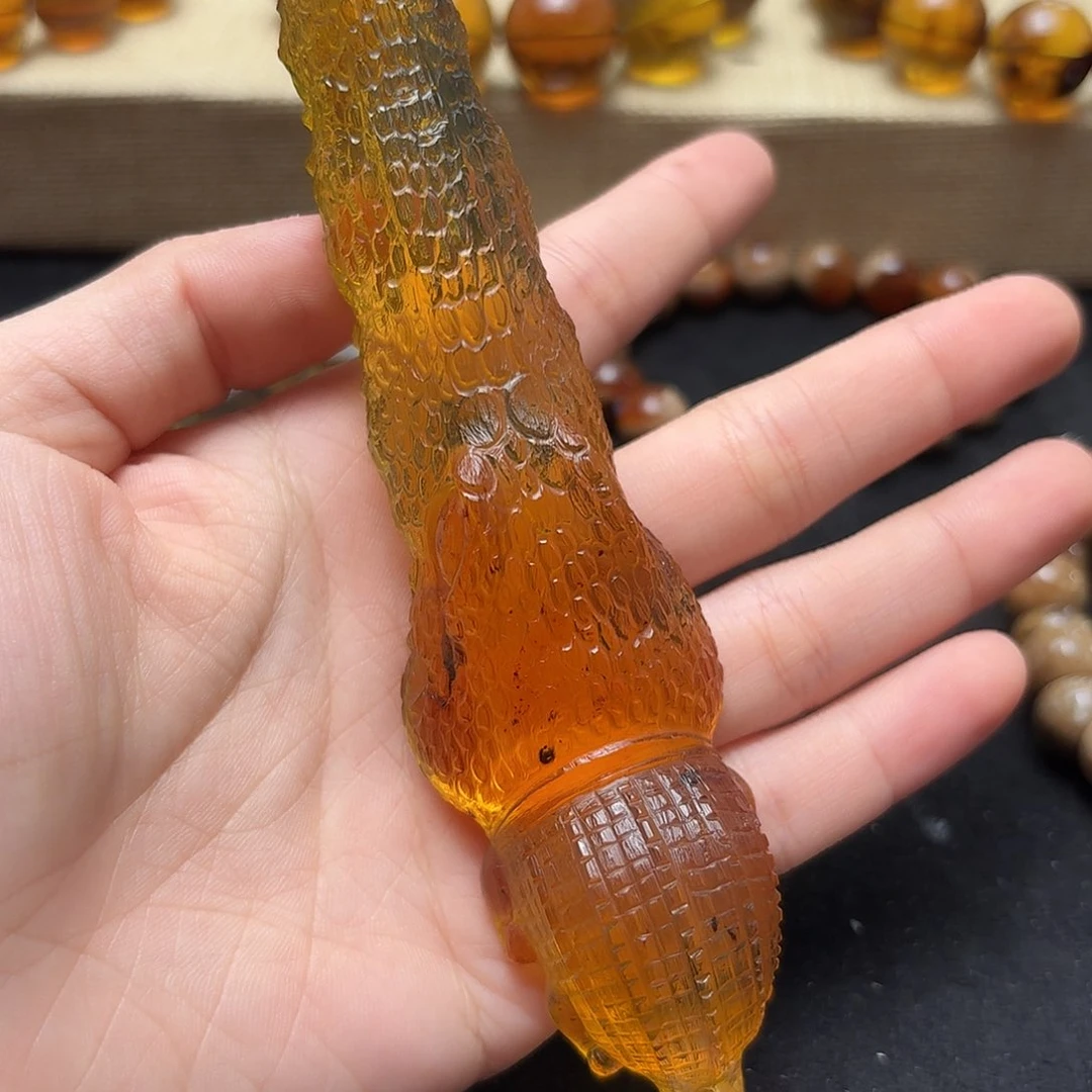 未镶嵌琥珀珠宝奇石