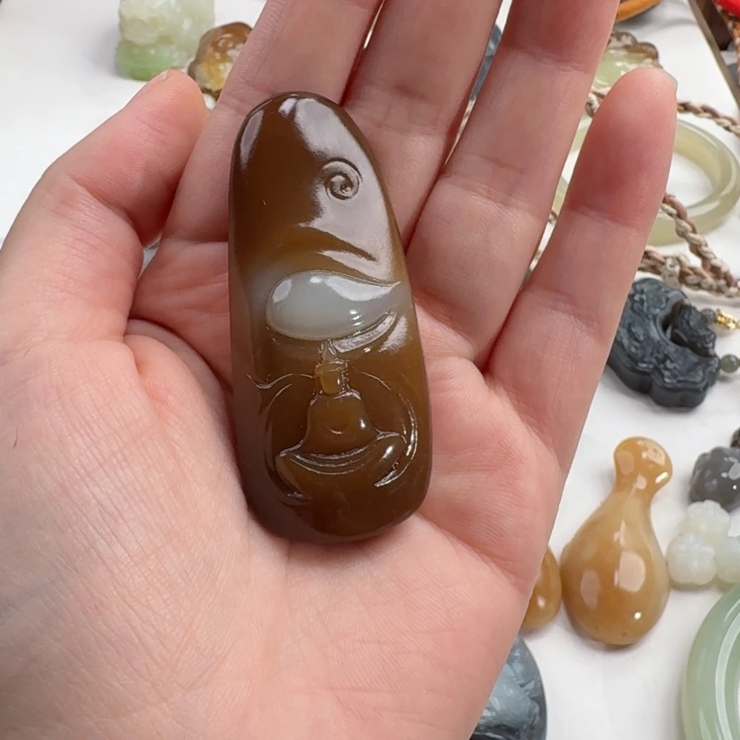 ****和田玉未镶嵌颈饰