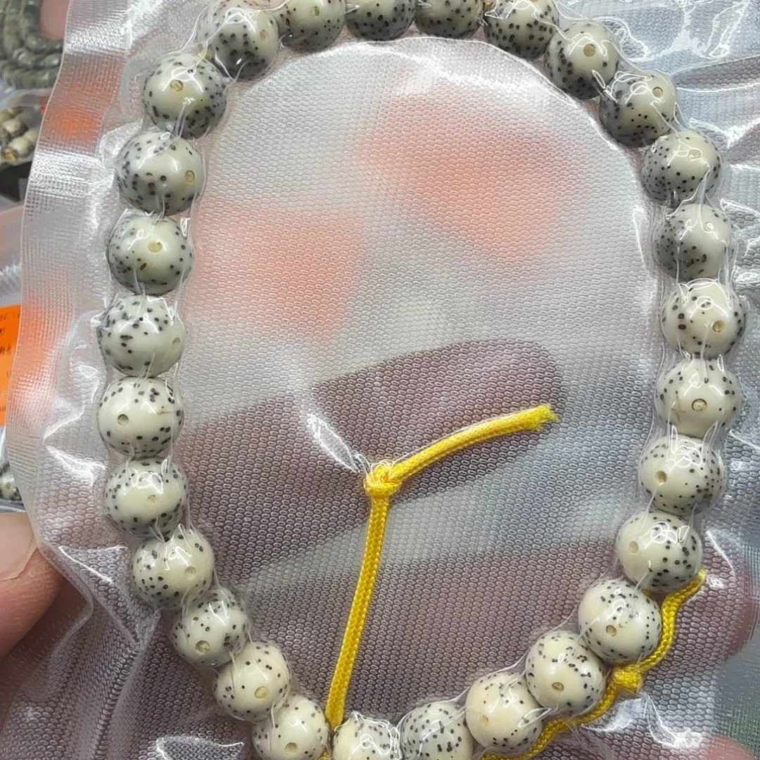 星月菩提手串68殿堂卡姿兰大眼睛星月菩提0.9圆手持