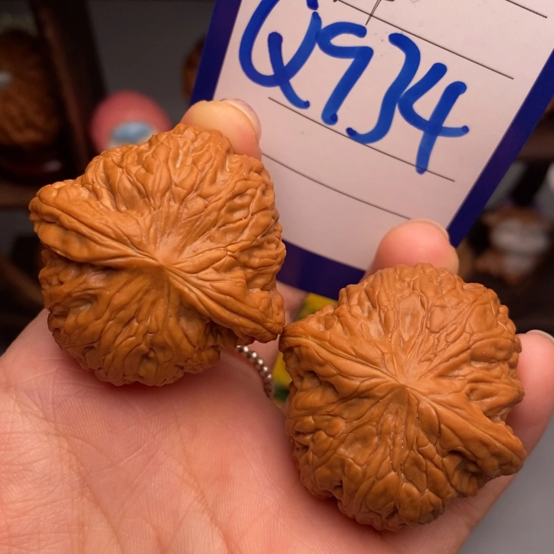 文玩核桃吊坠铁锤妹妹40
