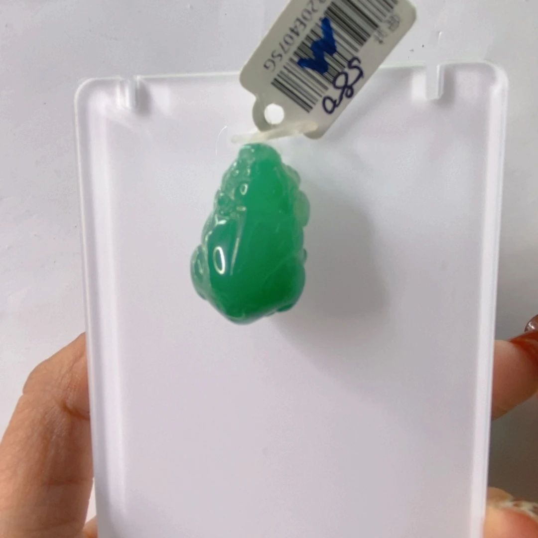 颈饰未镶嵌石英质玉