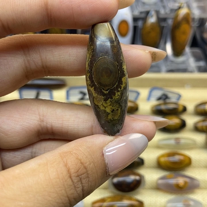 玛瑙/玉髓颈饰合金