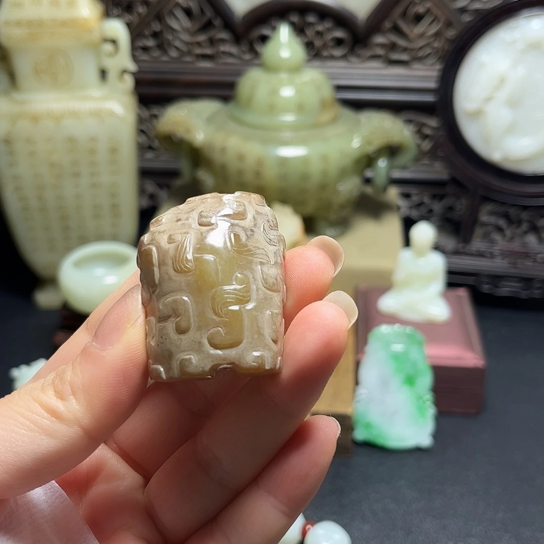 和田玉（糖玉）未镶嵌挂件