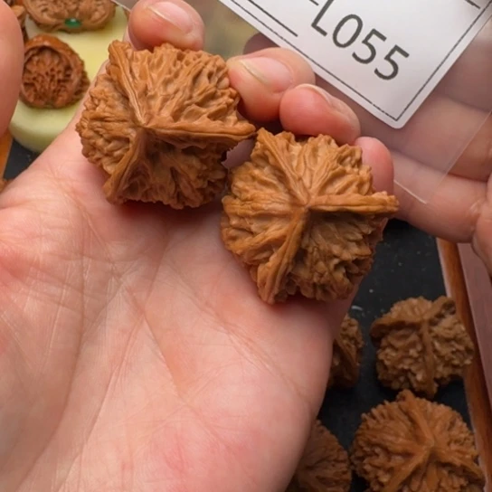 嘟***ঞ把件文玩核桃37正奔