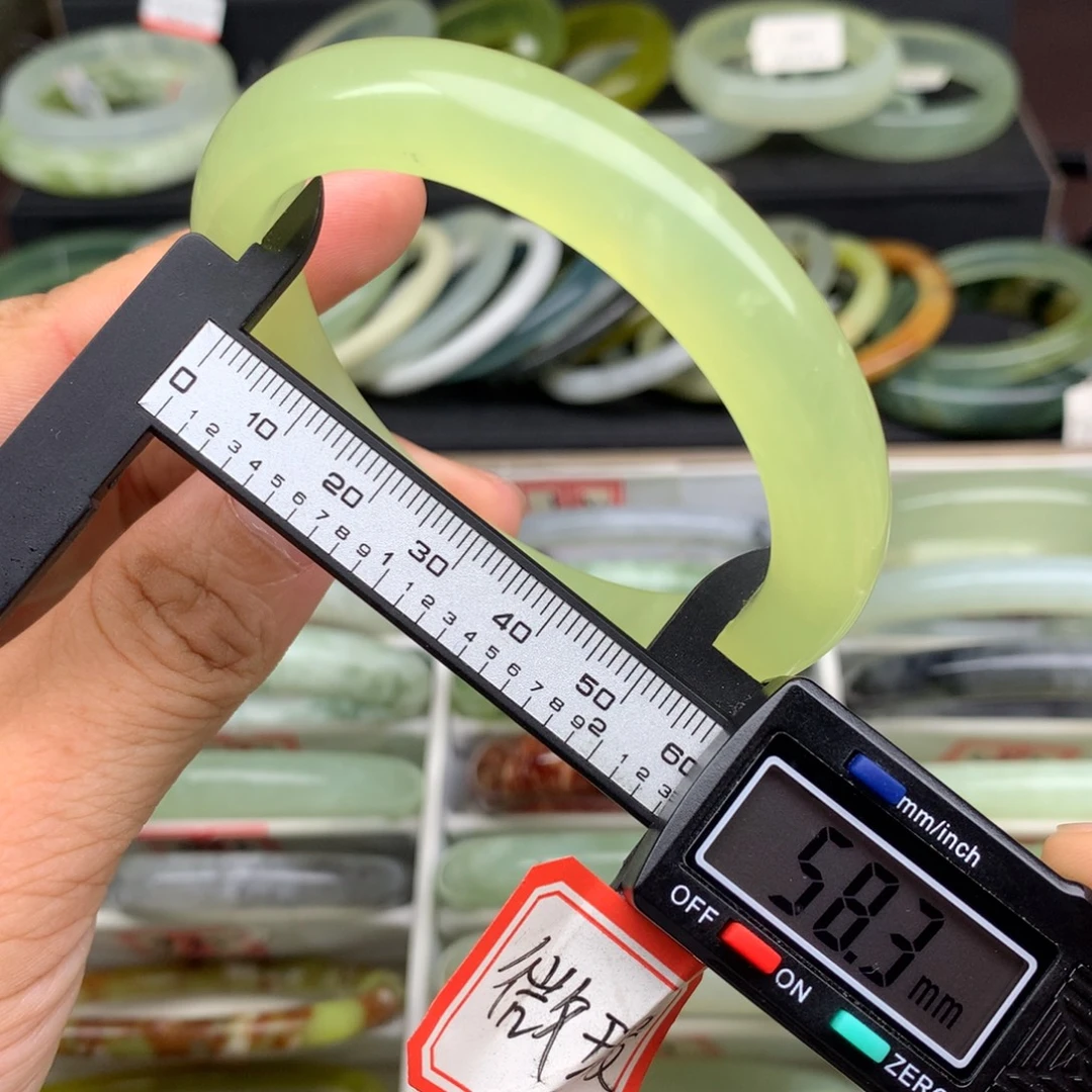 未镶嵌蛇纹石玉手镯485