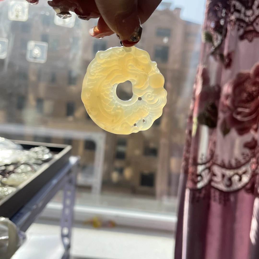 岫玉龙扣吊坠项链