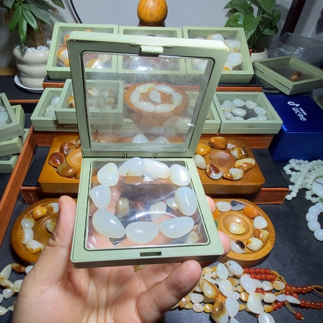 花***手和田玉未镶嵌手串