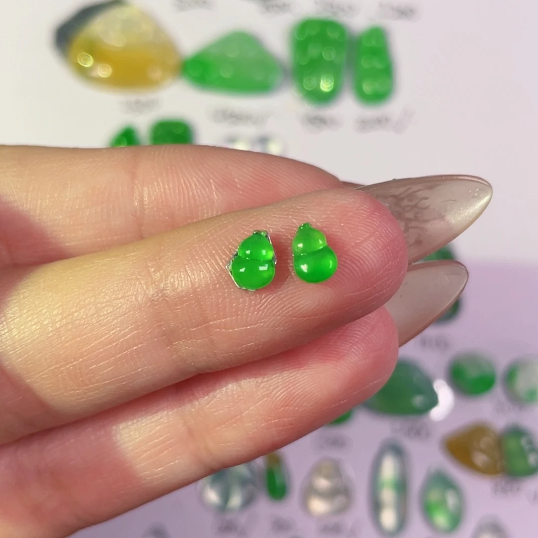 翡翠未镶嵌颈饰裸石