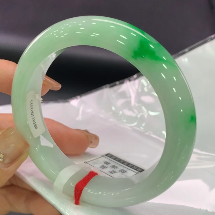 翡翠手镯未镶嵌正圈55.5