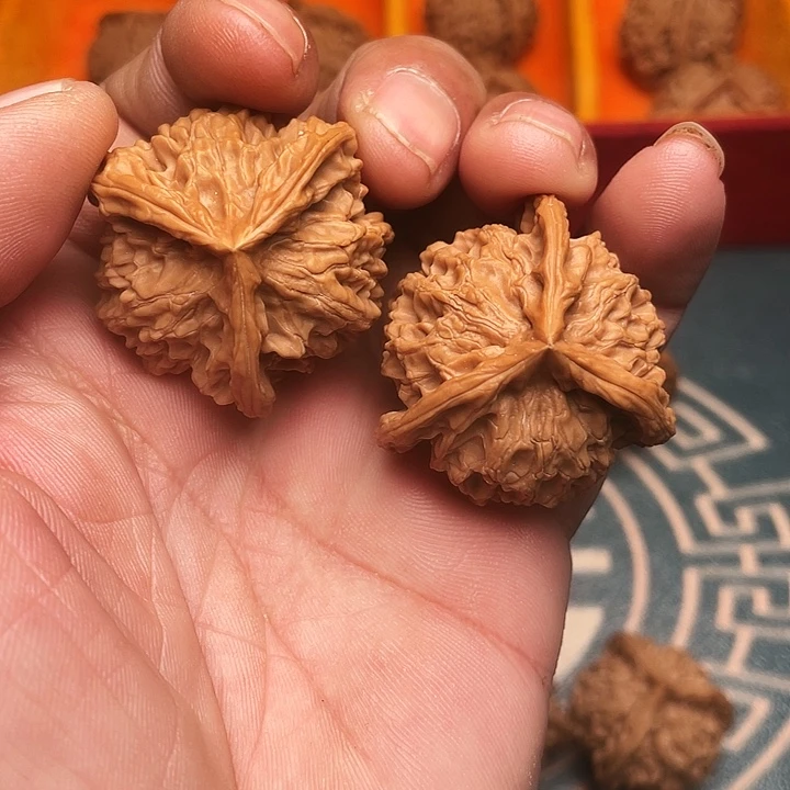 文玩核桃吊坠一图一物