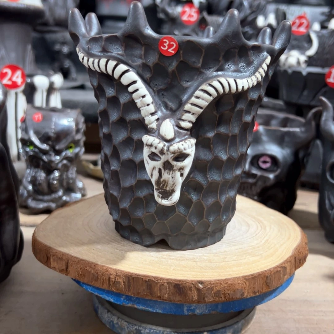 32号，瑕疵手捏，口12高14.5