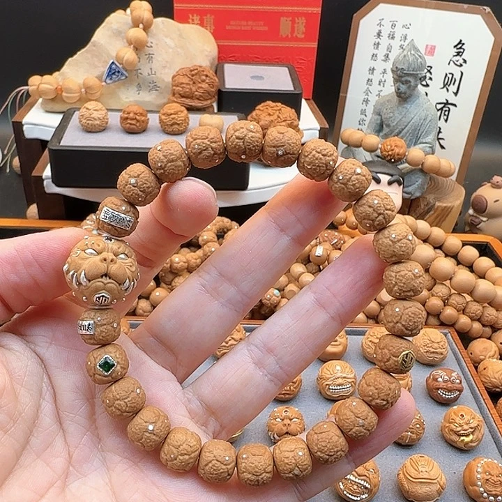 猴头核桃手串周***?饕餮