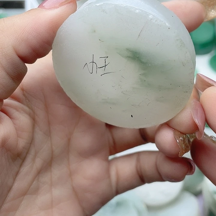 颈饰未镶嵌石英质玉小****