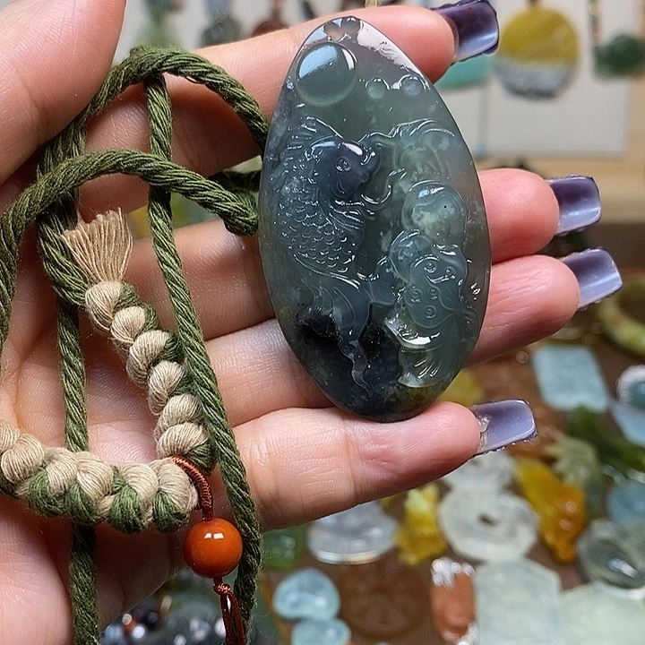 蛇纹石玉吊坠未镶嵌