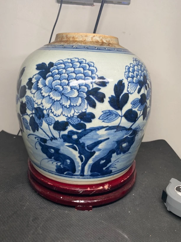 庭院花卉纹罐瓷器