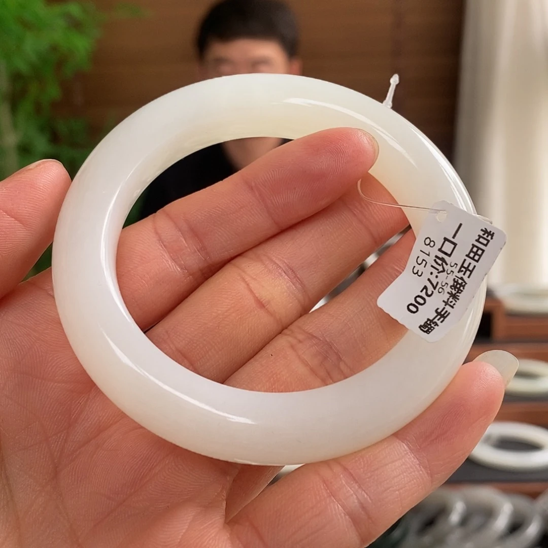 和田玉手镯未镶嵌8153