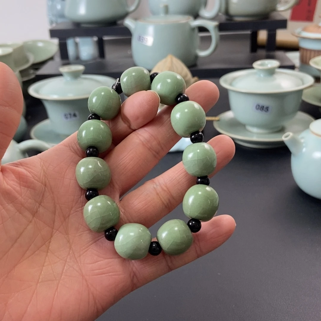 *****一级品豆绿釉手串