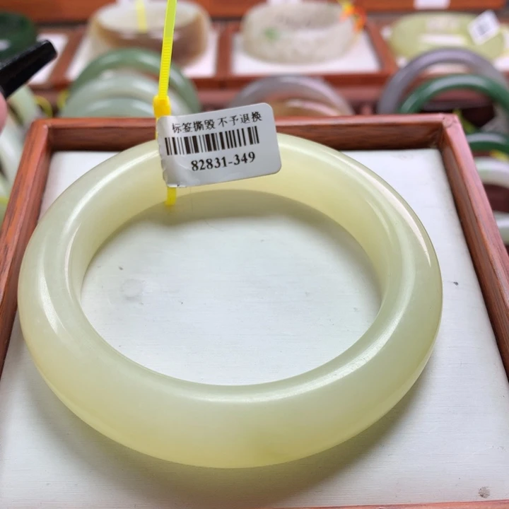 和田玉手镯未镶嵌56-57