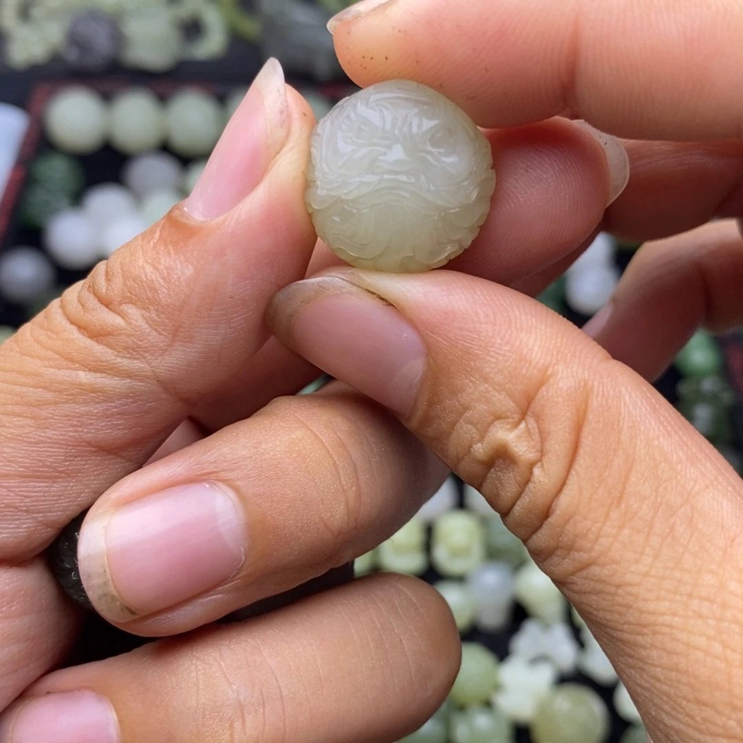 逐***惧颈饰未镶嵌和田玉