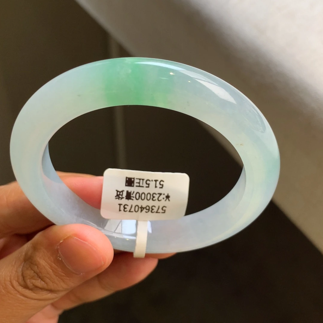 翡翠手镯未镶嵌浅冰绿手镯（新货推荐）