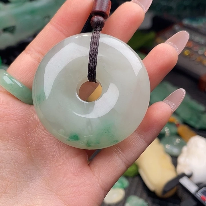 石英质玉未镶嵌吊坠