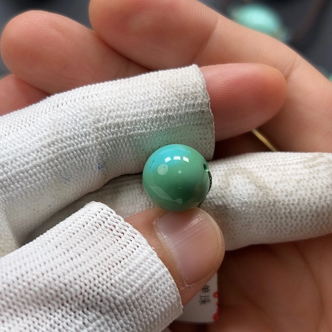 春***春绿松石未镶嵌珠宝奇石