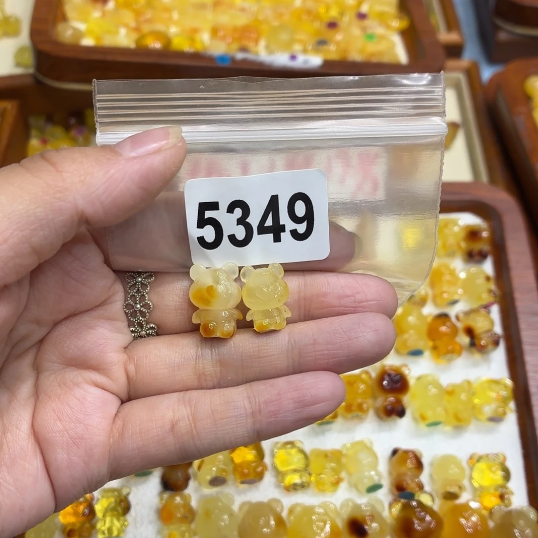 琥珀未镶嵌颈饰我