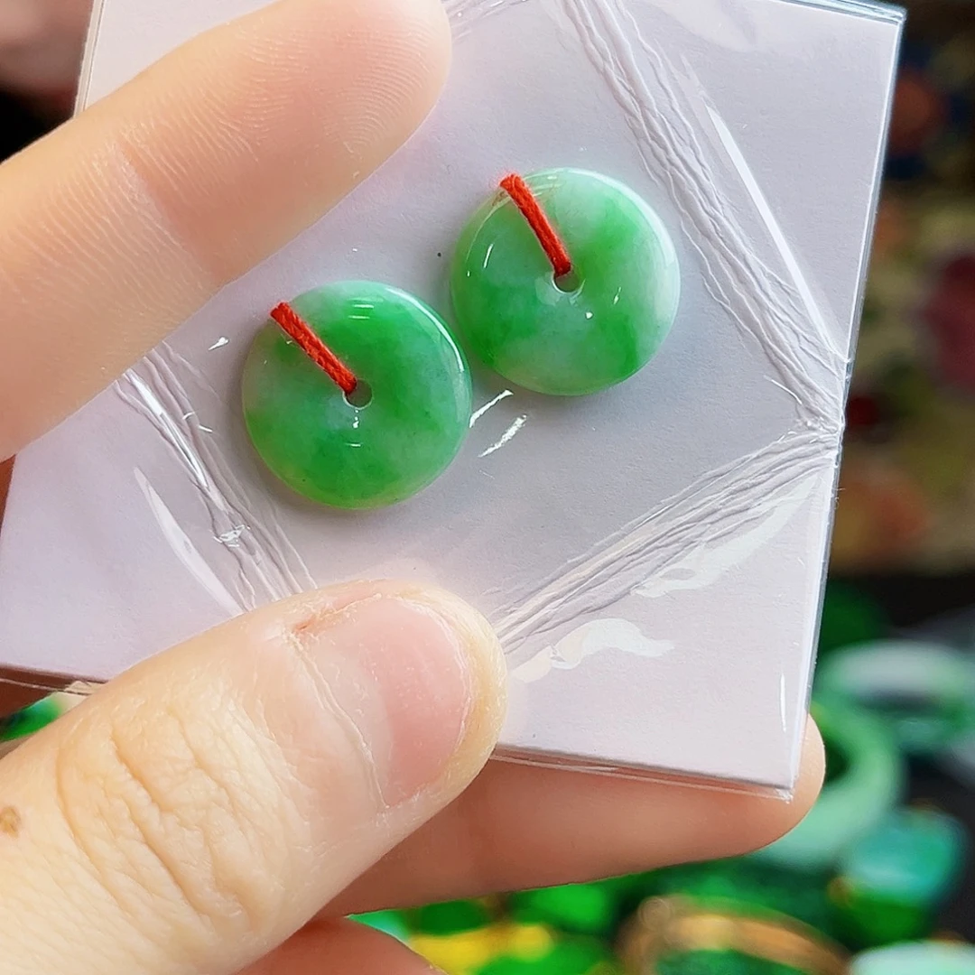 颈饰未镶嵌翡翠多样性