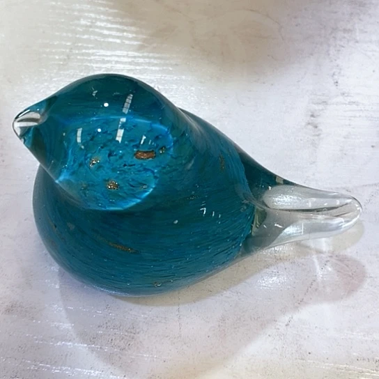 琉璃花瓶高6厘米宽9厘米