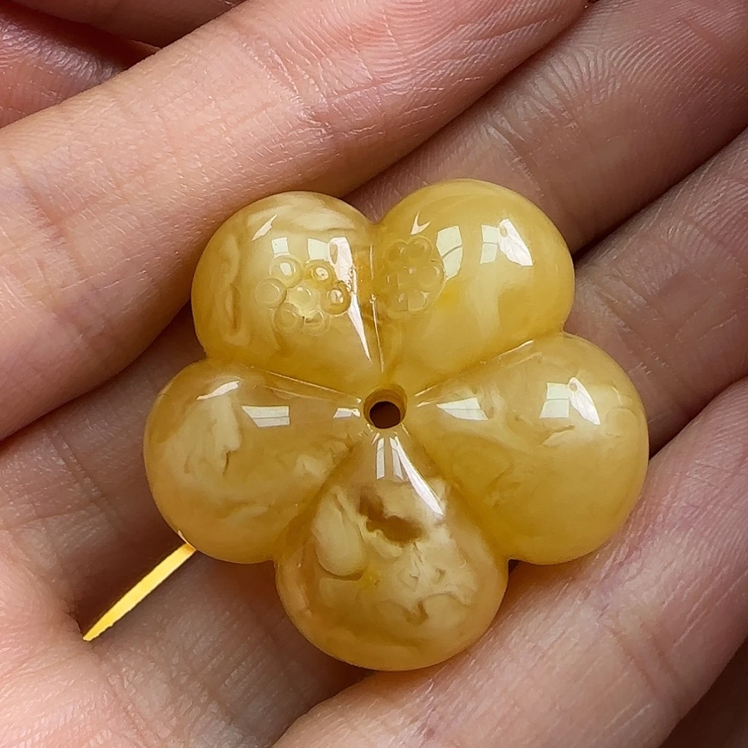 蜜蜡未镶嵌珠宝奇石