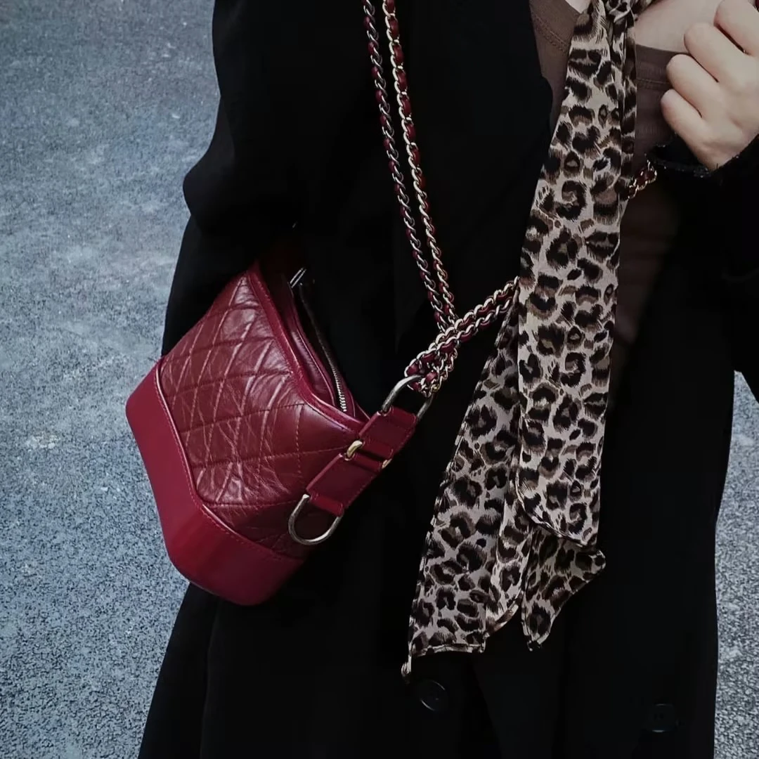 95新 Chanel/香奈儿 5321 树莓红流浪小号斜挎包18