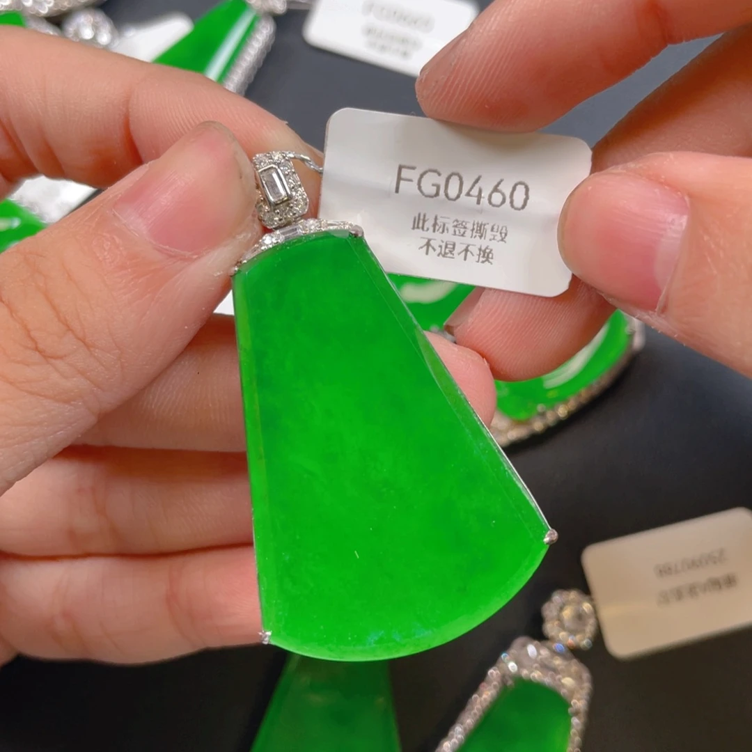 【闪购商品】颈饰银S925镶嵌翡翠翡翠