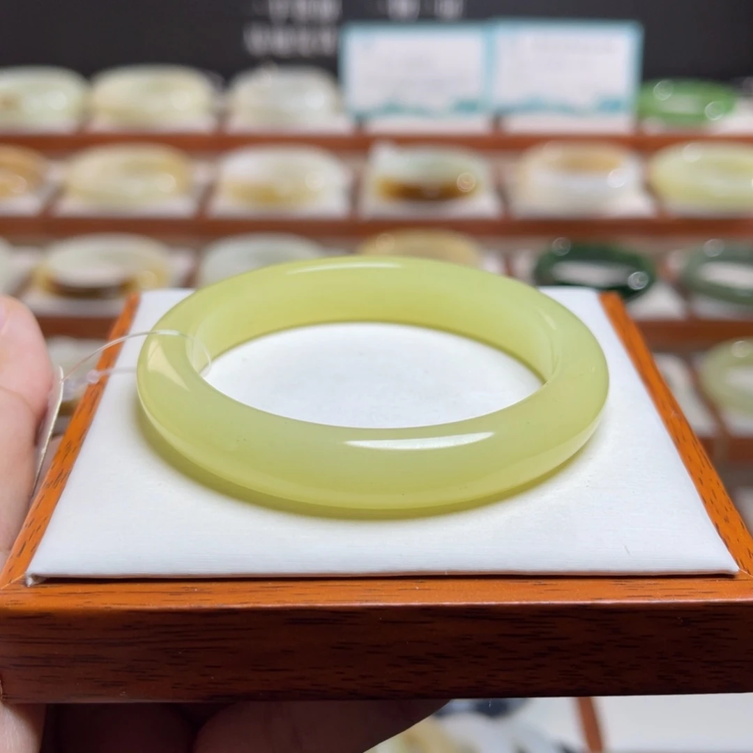 【闪购商品】未镶嵌手镯和田玉