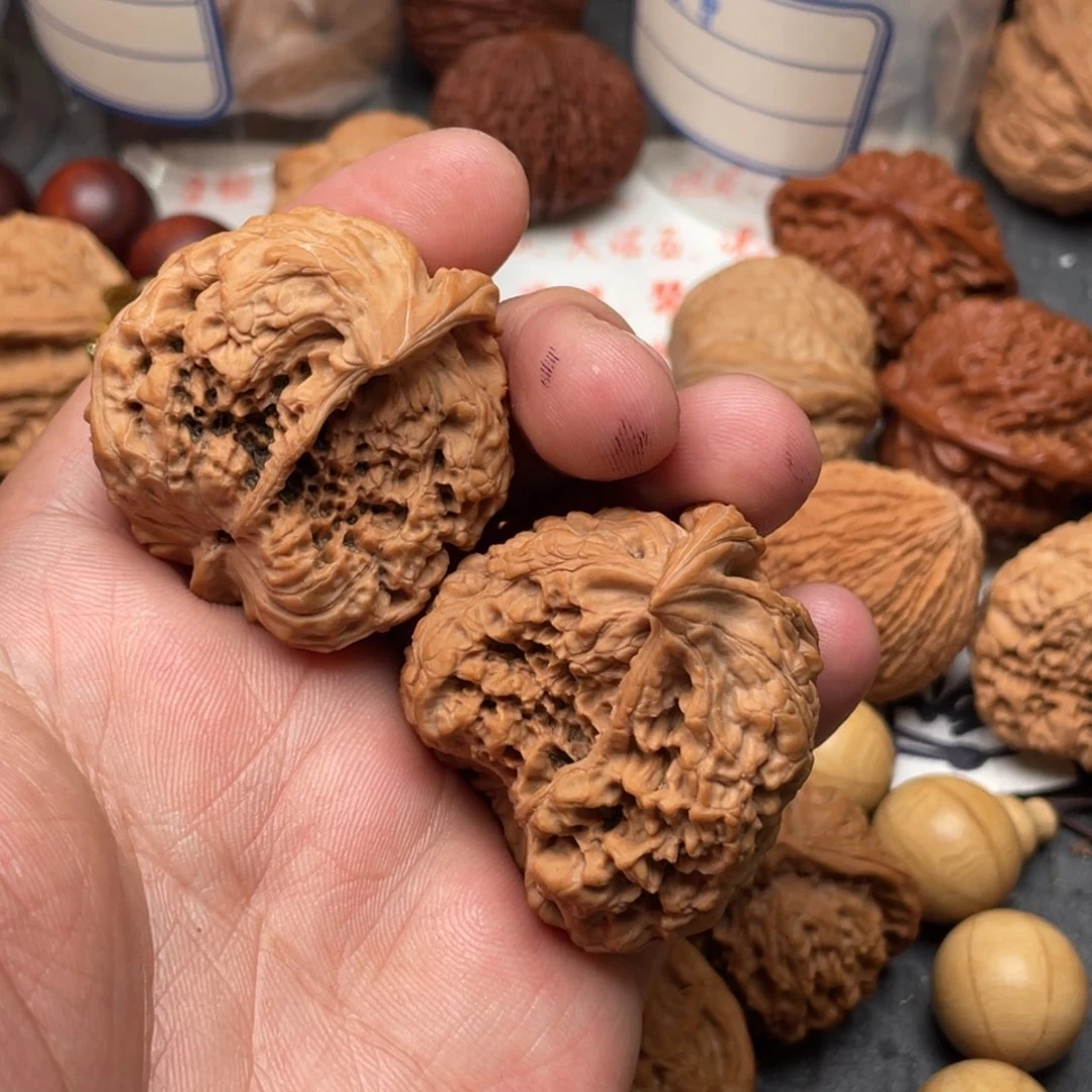 文玩核桃把件朱**房座山雕