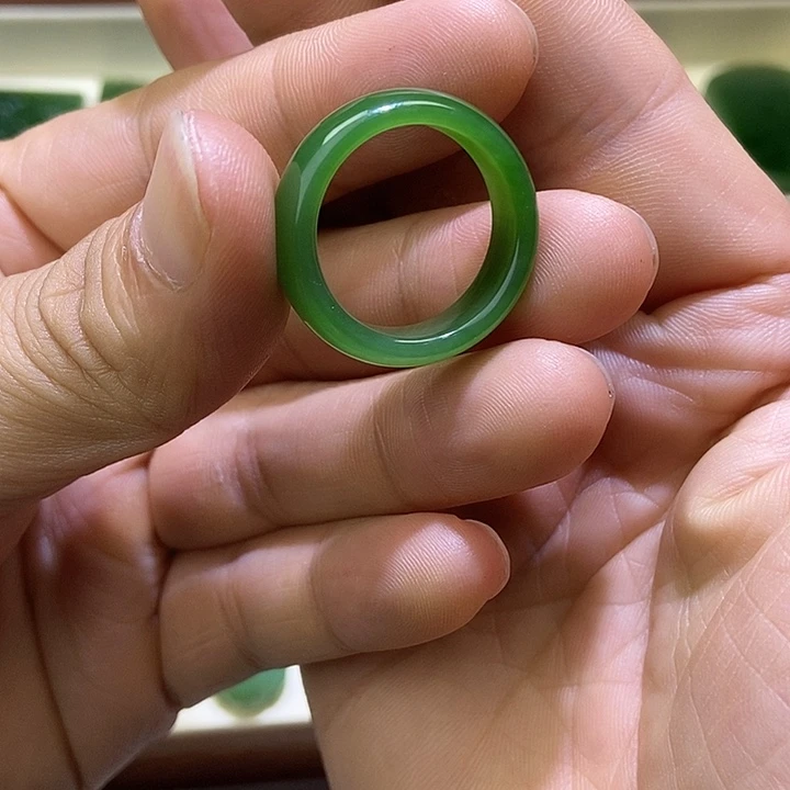 国***玉和田玉（碧玉）未镶嵌戒指