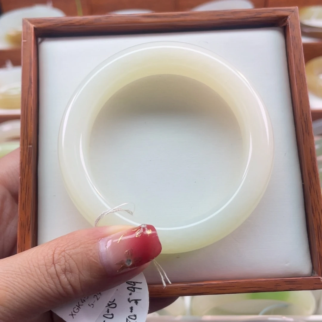 【闪购商品】和田玉手镯未镶嵌53