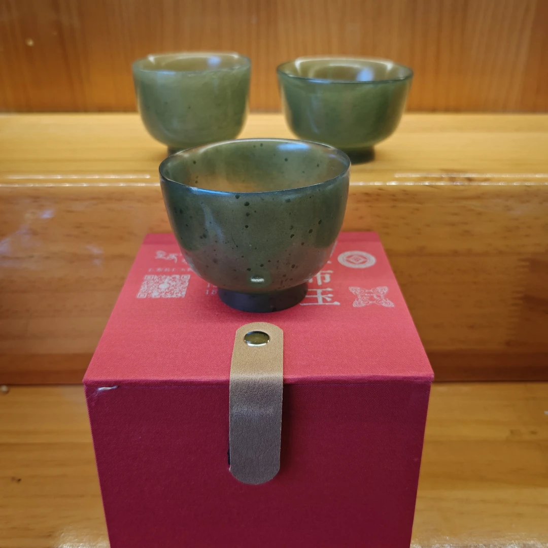 西藏仁布县玉石茶碗女口径7 一个